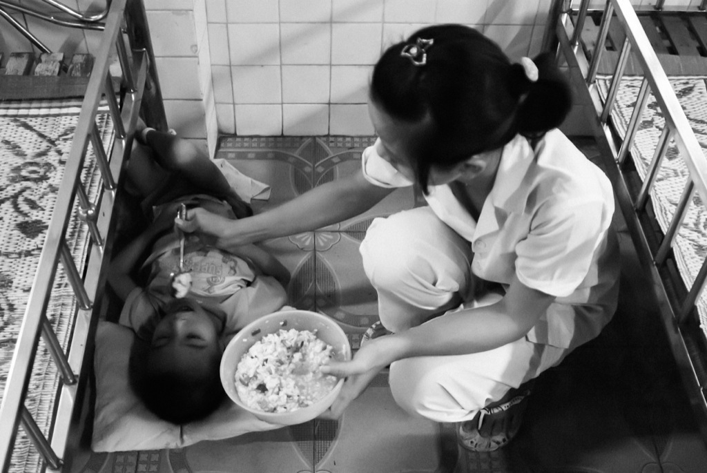 Durante la guerra de Vietnam el ejército americano utilizó muchas armas químicas, entre ellas el terrible Agente Naranja. Aún hoy día siguen naciendo cada día decenas de niños con malformaciones físicas y mentales.