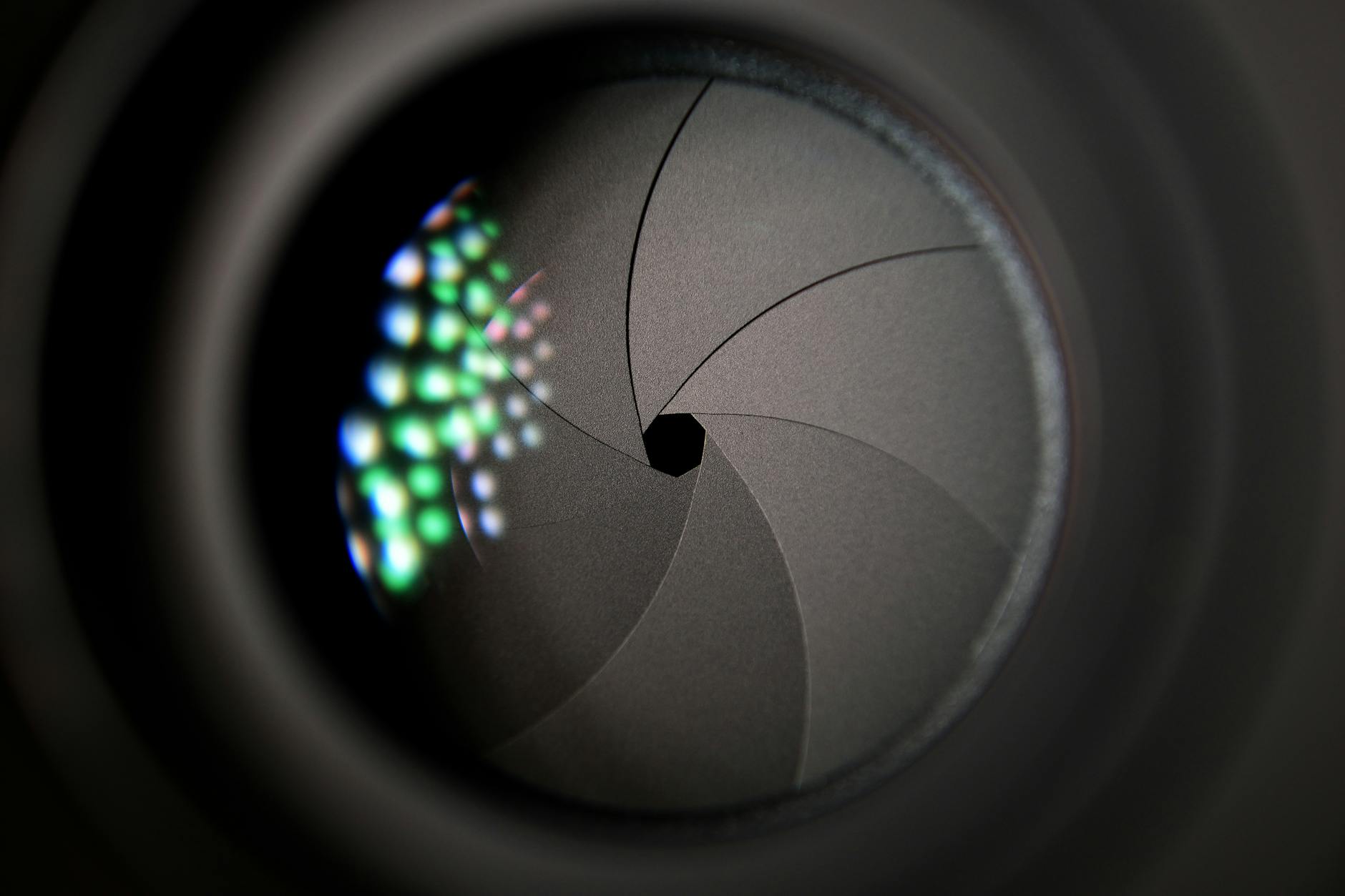 close up photo of camera shutter