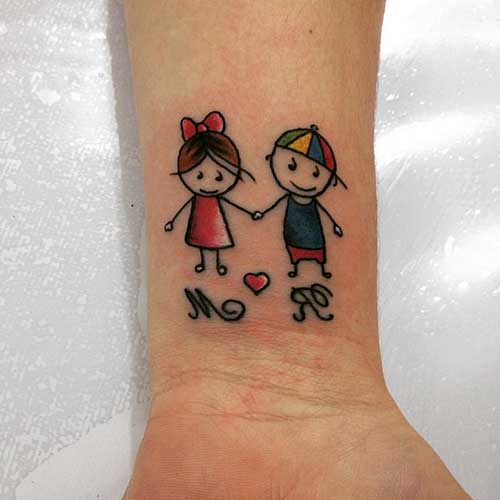Bonecas maos dadas tatuagem 38 Fotos De Tatuagens De Bonequinhos Masculinas E Femininas