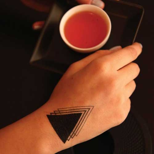 Bolinha preta e branco tatuagem Tatuagem De Girassol 85 Opcoes Lindas Para Registrar Na Pele