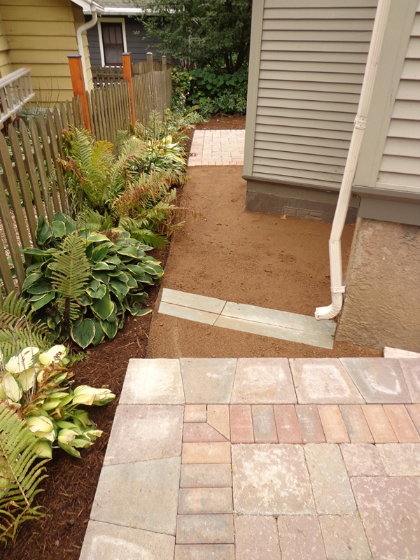 Decomposed Granite walk between concrete paver patio