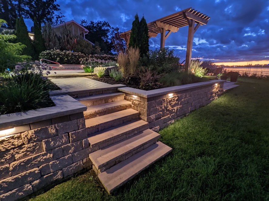 CapitolViewVeranda24