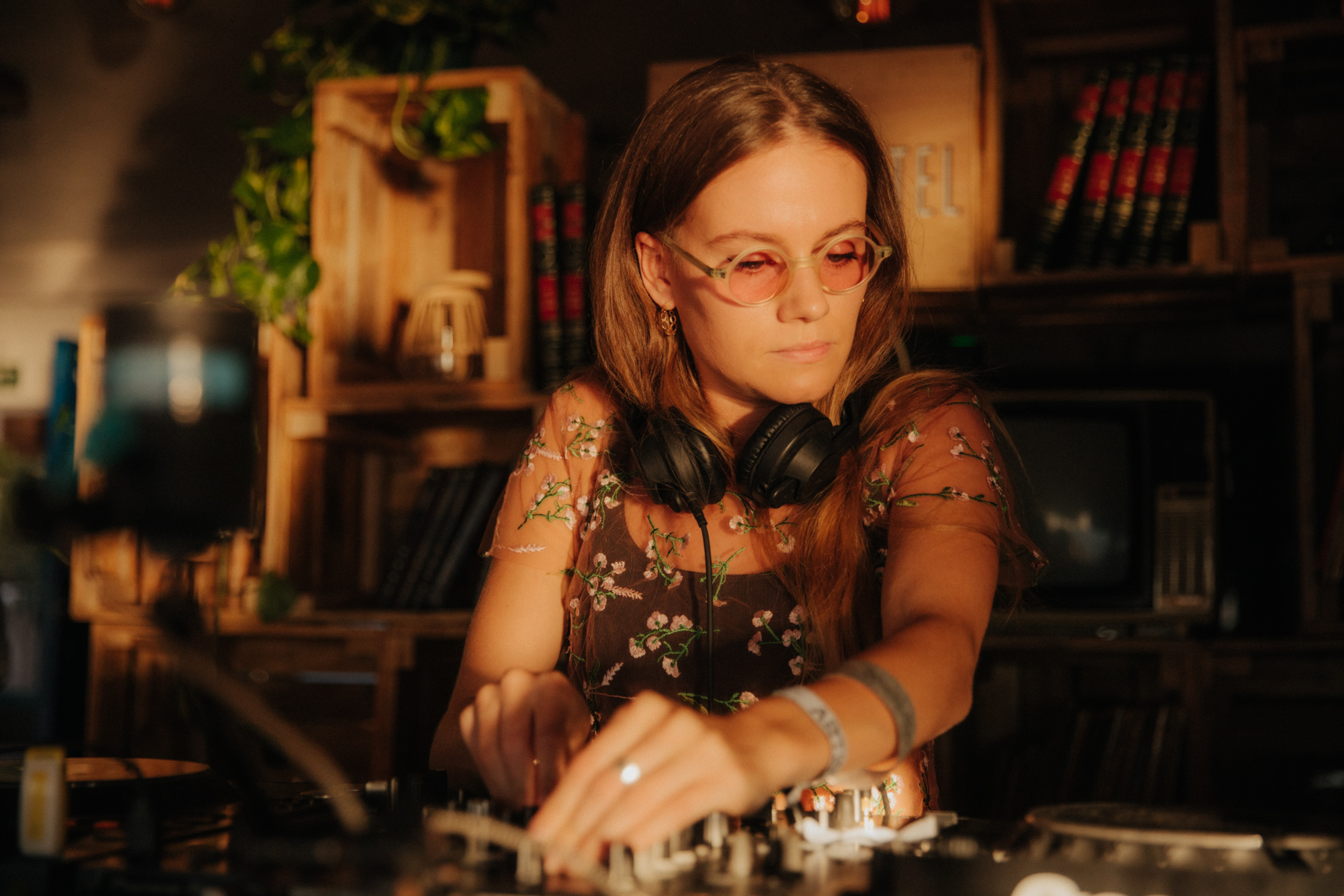 Earth Groove w/ Poly Ritmo