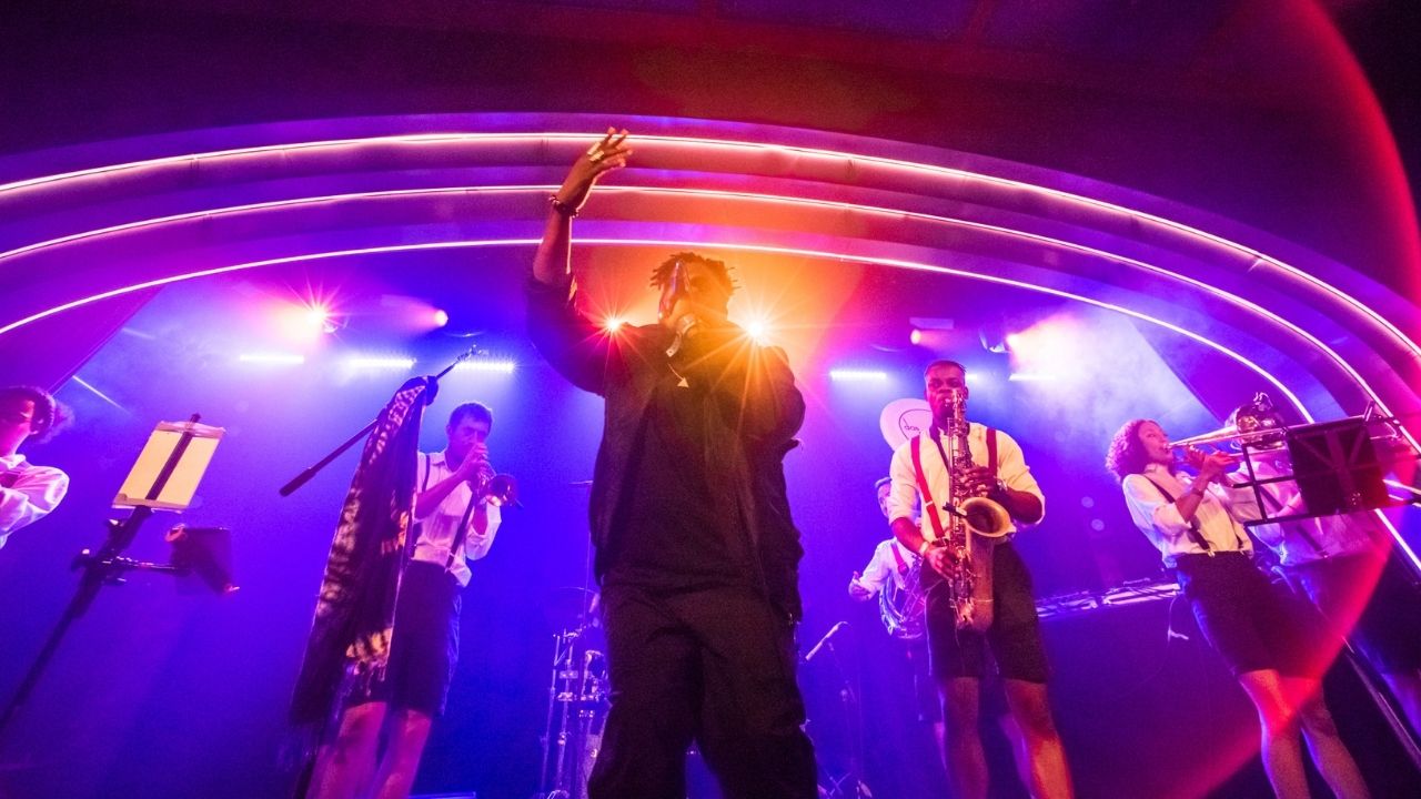 Das Brass Xmas Blowout