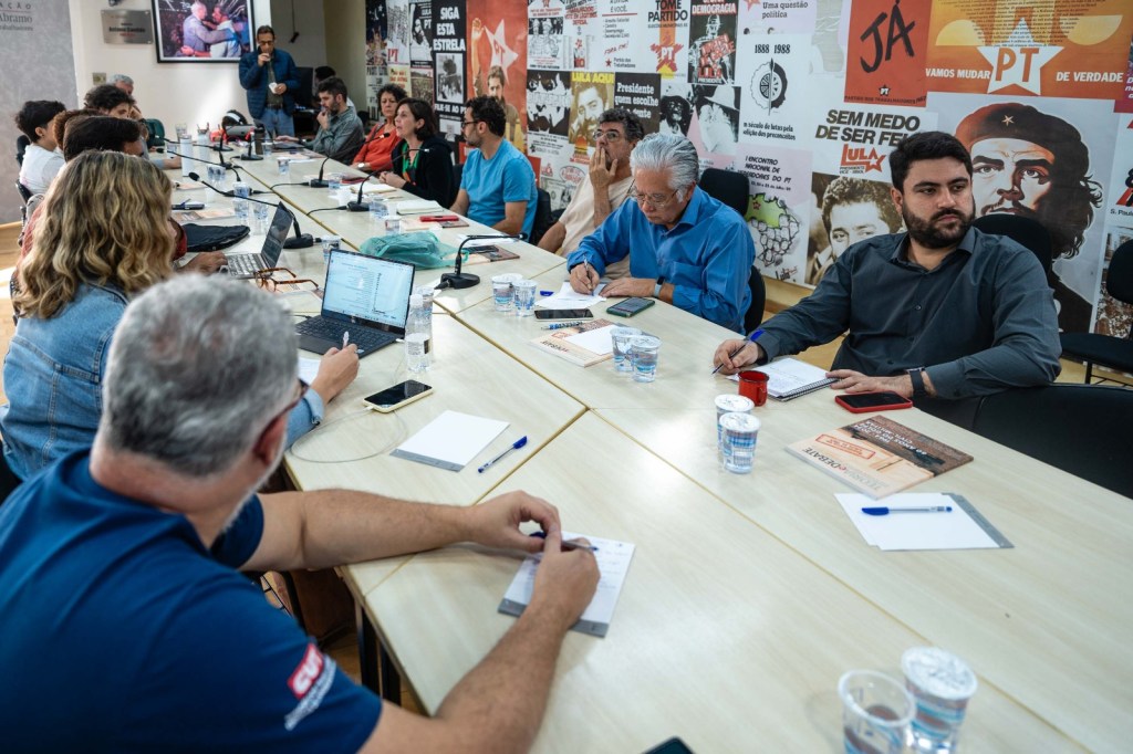 Painel do CASB analisa força da extrema-direita no Brasil; confira imagens do evento na FPA Painel do CASB analisa força da extrema-direita no Brasil; confira imagens do evento na FPA