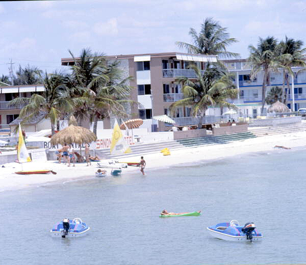 Florida Memory Boat Rentals On The Beach At Motel Fort Myers