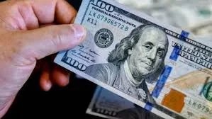 الدولار يلتقط أنفاسه.. هل يواصل الاستقرار أمام الجنيه مع عودة البنوك للعمل؟
