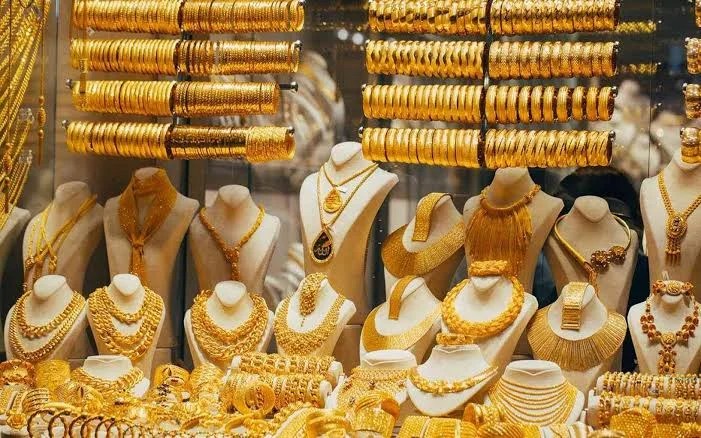 الذهب يواصل التحليق محليًا.. وعيار 21 يسجل 7020 جنيهًا