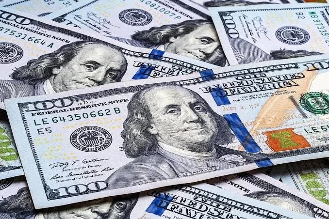 استقرار الدولار أمام الجنيه قبل انطلاق التعاملات.. والبنوك تسجل أسعارًا متقاربة