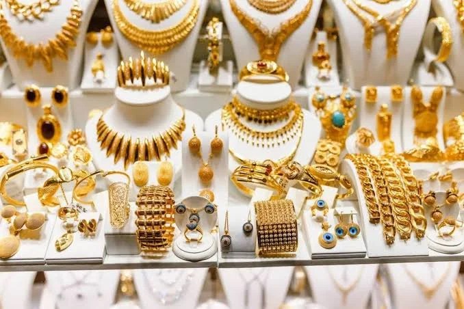 الذهب يواصل التحرك في السوق المصري.. عيار 21 يسجل 6600 جنيه
