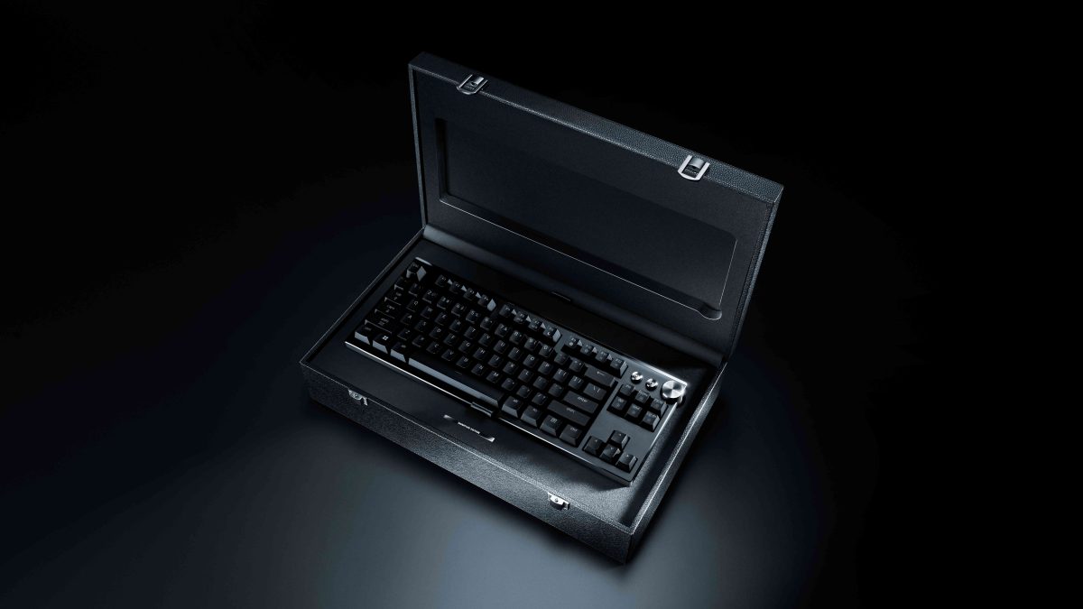 匠】Razerが限定1,337台の究極キーボード「Huntsman Signature Edition