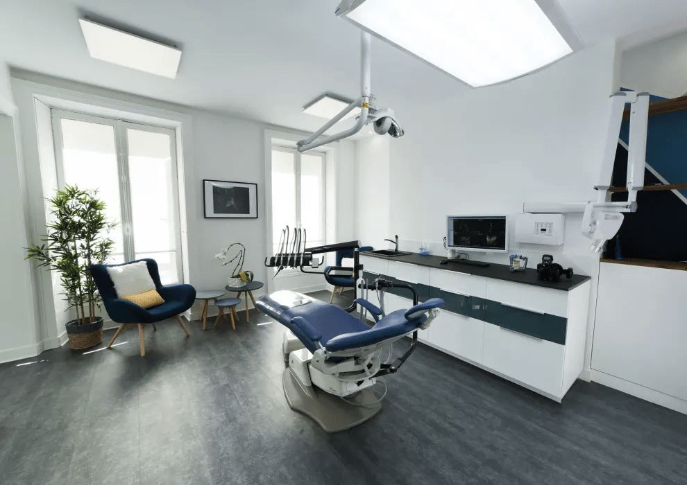 How to Find an English-Speaking Dentist in Paris
