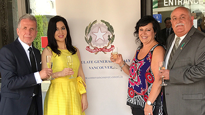 Con amici di Vancouver compreso il vice presidente del Comites alla mia destra, Vito Bruno