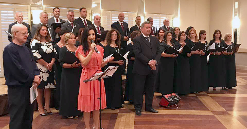 Il saluto di benvenuto agli ospiti dell’on. La Marca affiancata da Alfonso Ciasca (Villa Colombo, Toronto).