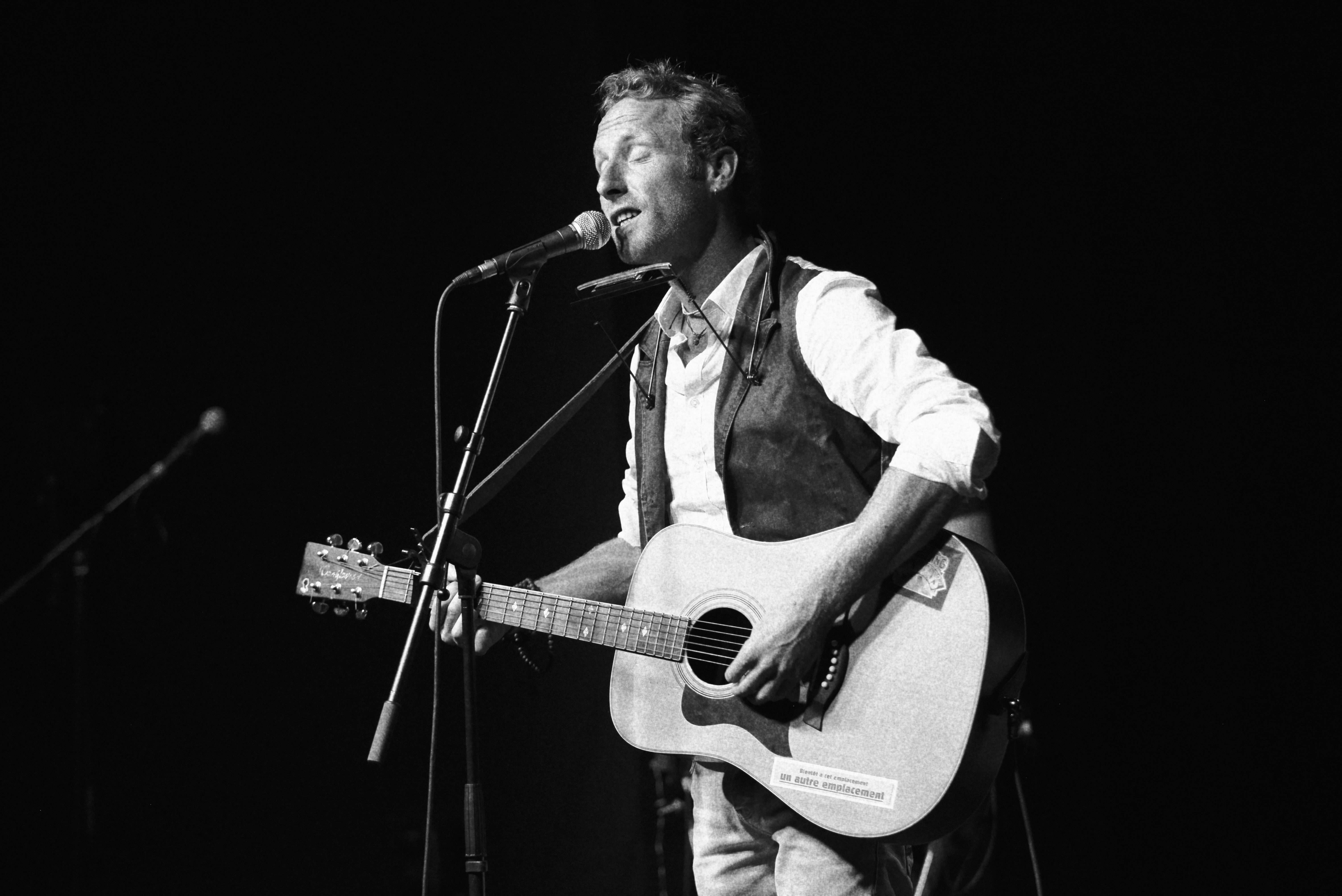 Frederick à la guitare