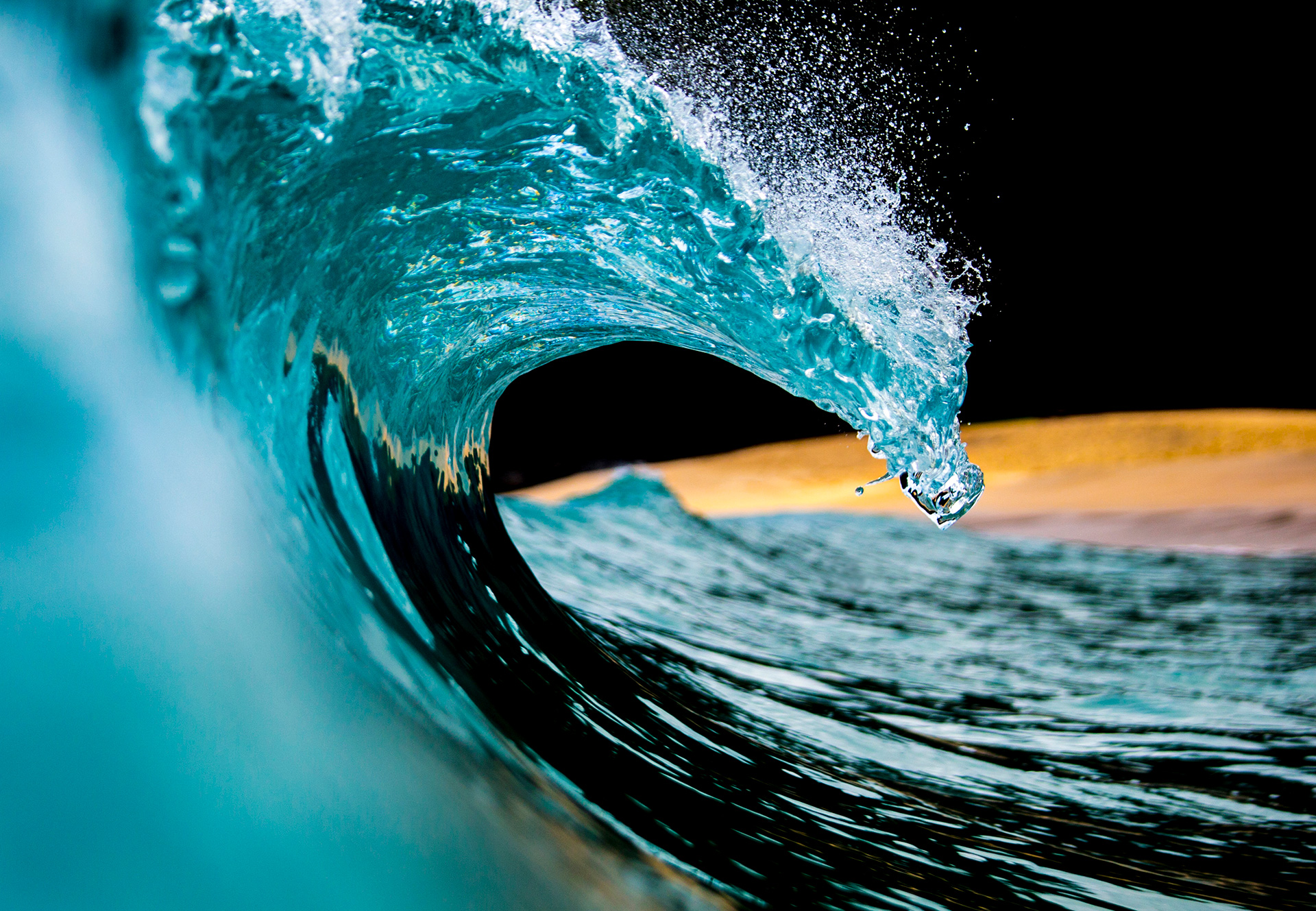 Aperture / Zak Noyle - Freesurf Magazine