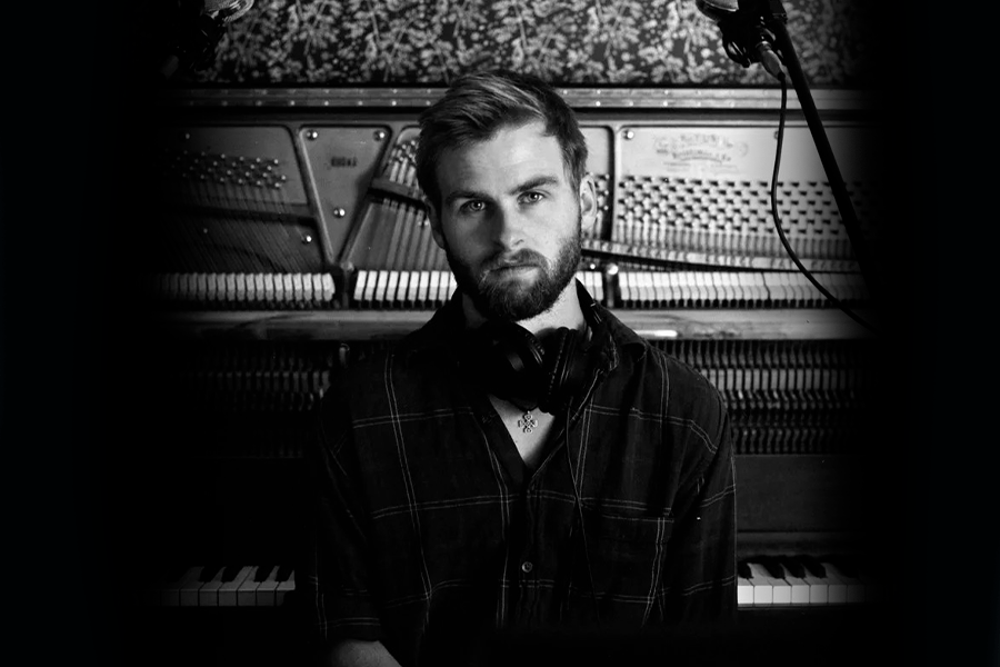 Gareth Inkster, A.E.R.O. FLYNN y Brave the Weatherman: Entre sumergirse y romper el tiempo