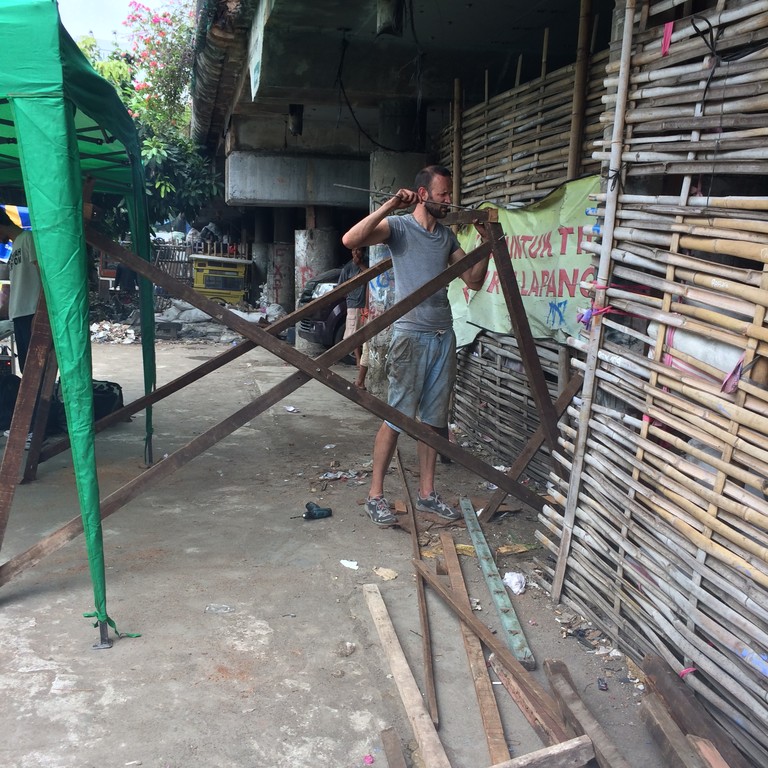 Support structure