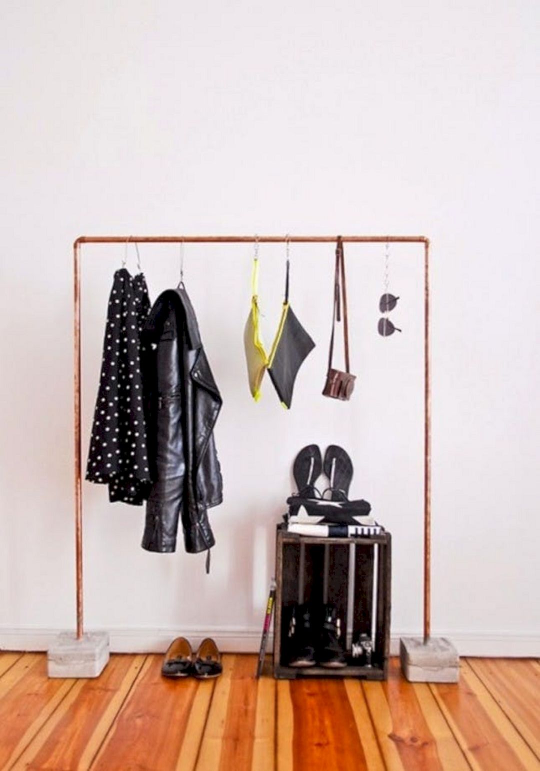 Copper Clothes Rack DIY