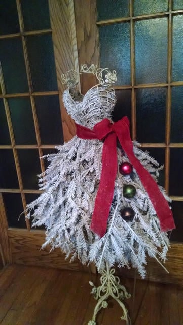 Diy Mannequin Christmas Tree 9 Dress Form Tutorials Free