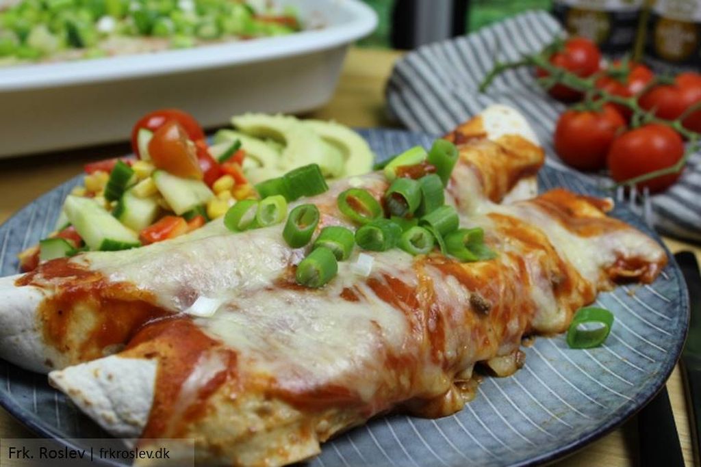 enchiladas, opskrift, tomatsalat, enchiladas-sauce, aftensmad