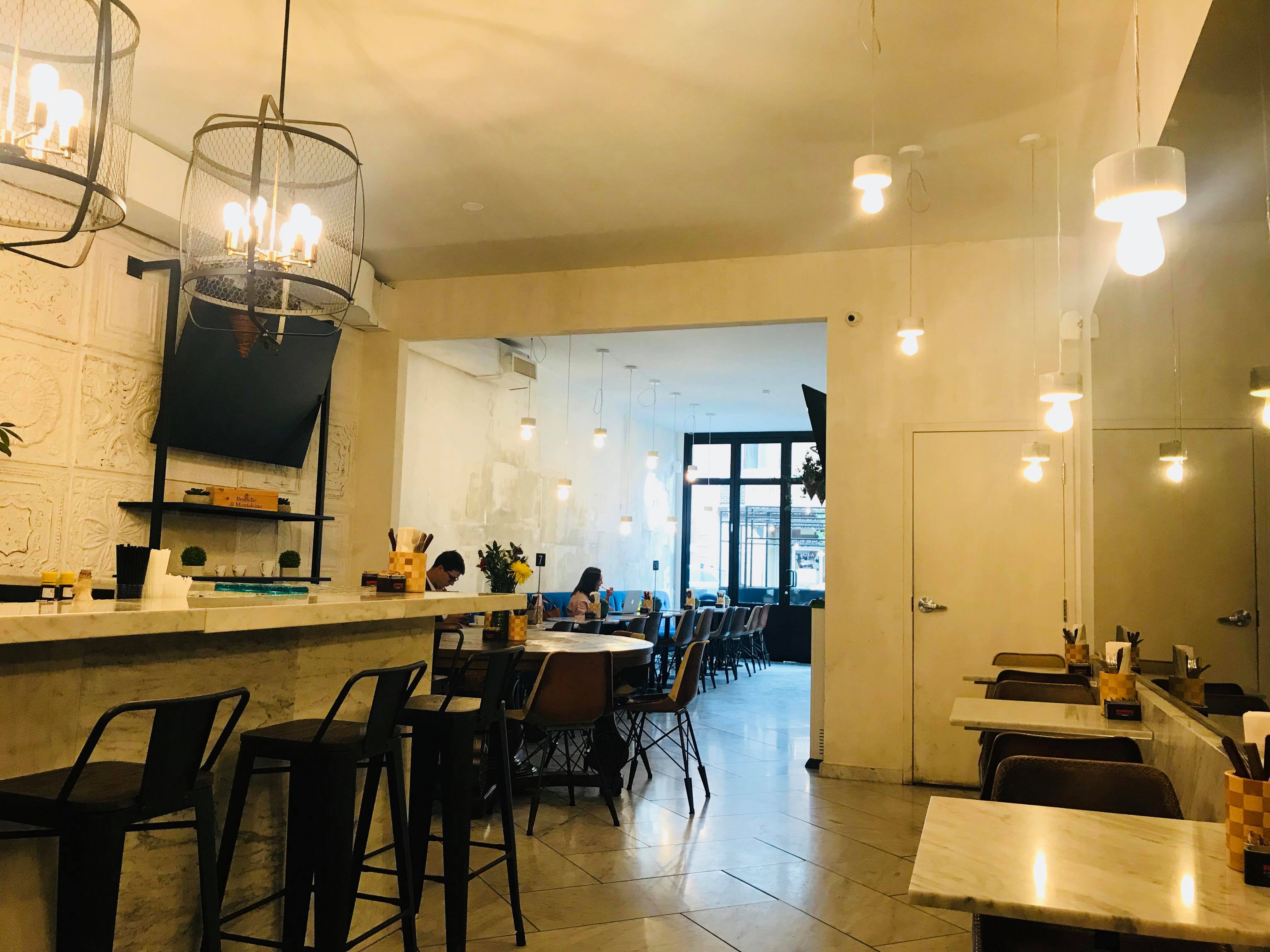 Caffe Farina interior 3