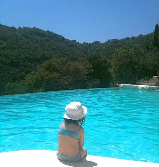 This will make you dream of sunny holidays and relaxing times by the pool…