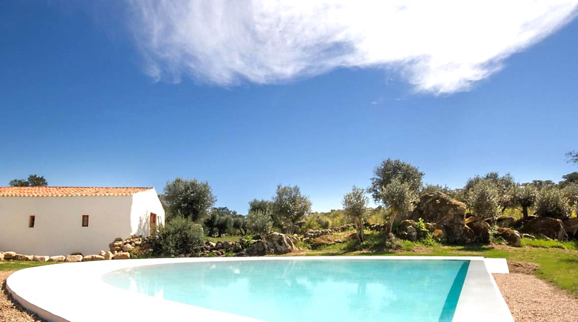 Casas Caiadas a lovely rental in Portugal with pool