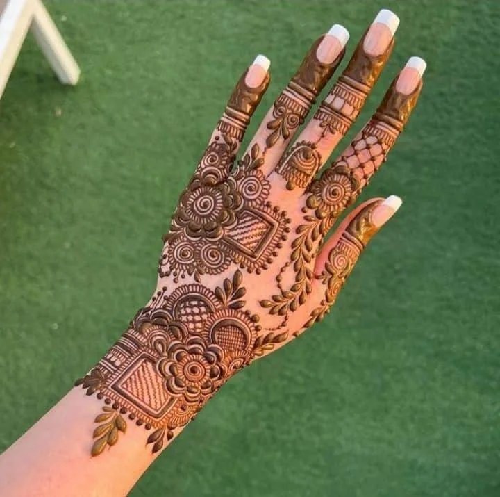 80+ Back Hand Simple Mehndi Design Photos 2025 43 Back Hand Simple Mehndi Design Photos