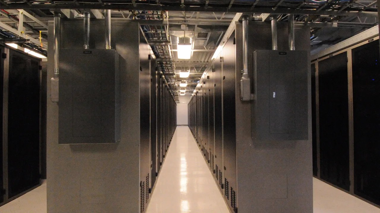 Bitcoin miner pivoting to AI cloud computing