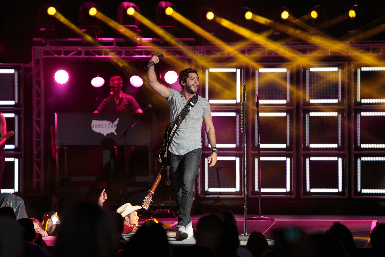 082115 Florida Georgia Line w/ Thomas Rhett and Frankie Ballard