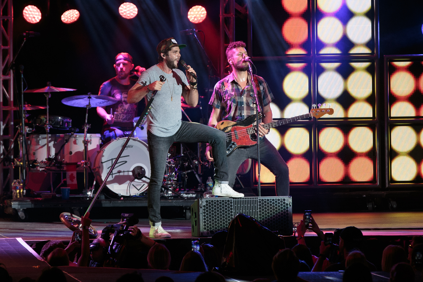 082115 Florida Georgia Line w/ Thomas Rhett and Frankie Ballard