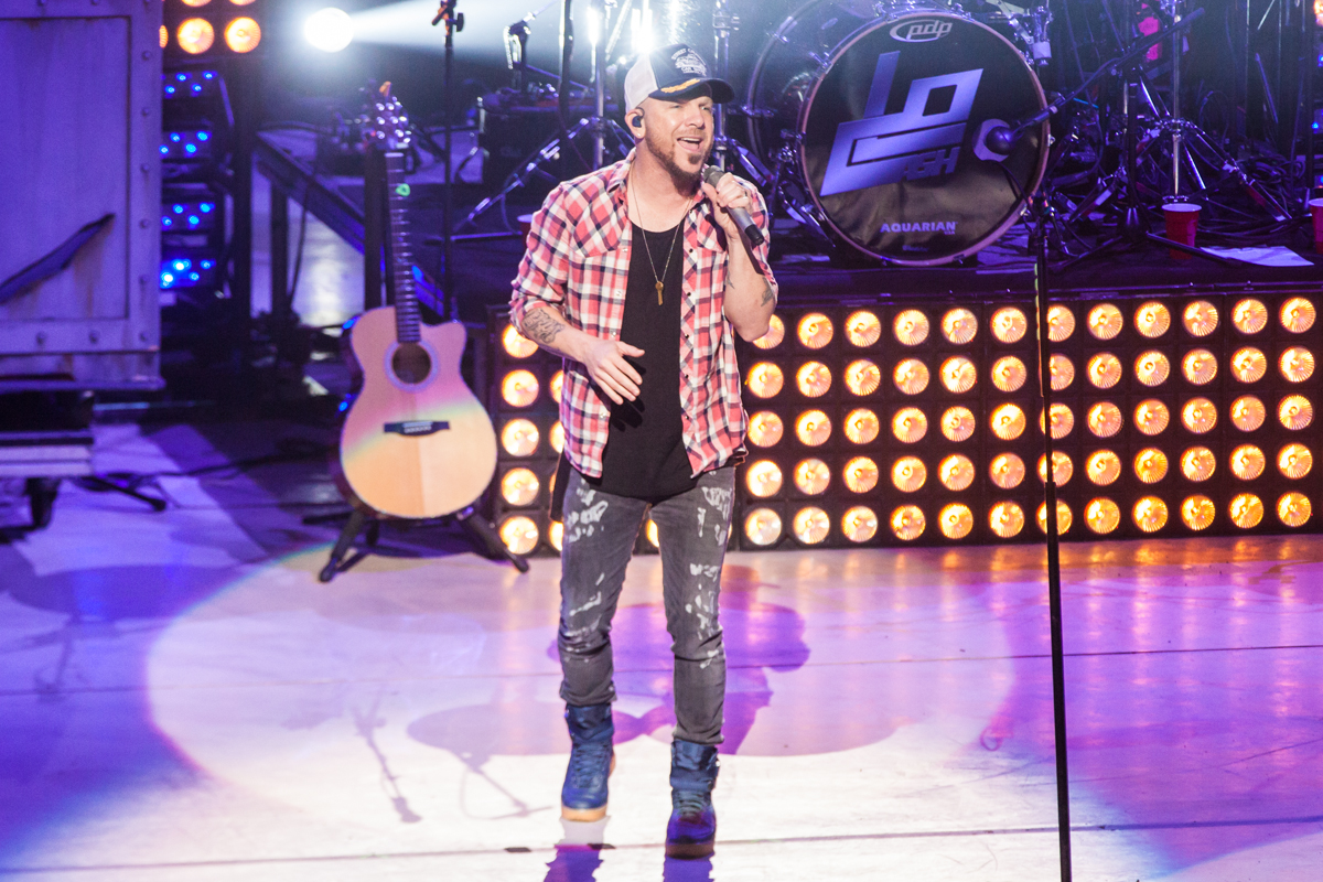 Locash - San Antonio Rodeo, Photo by Michael Mullenix