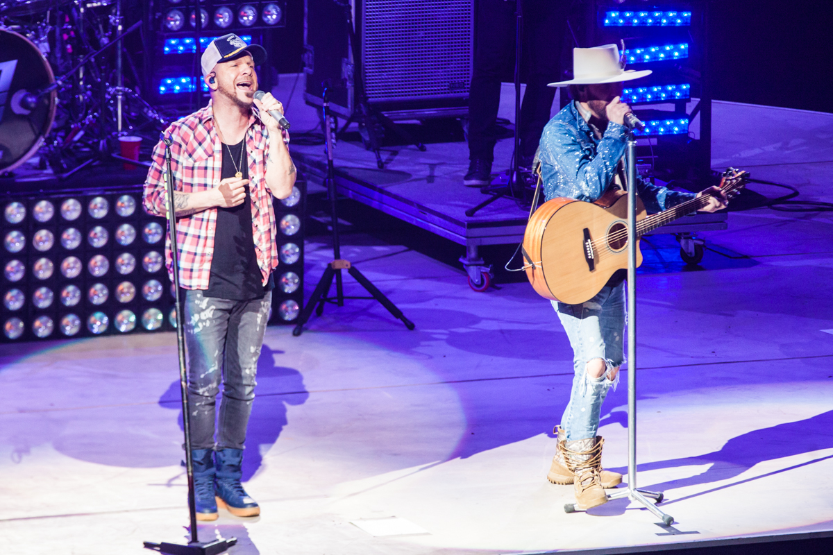 Locash - San Antonio Rodeo, Photo by Michael Mullenix