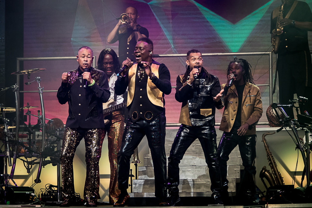 Earth Wind and Fire, Photo by Robert Hein