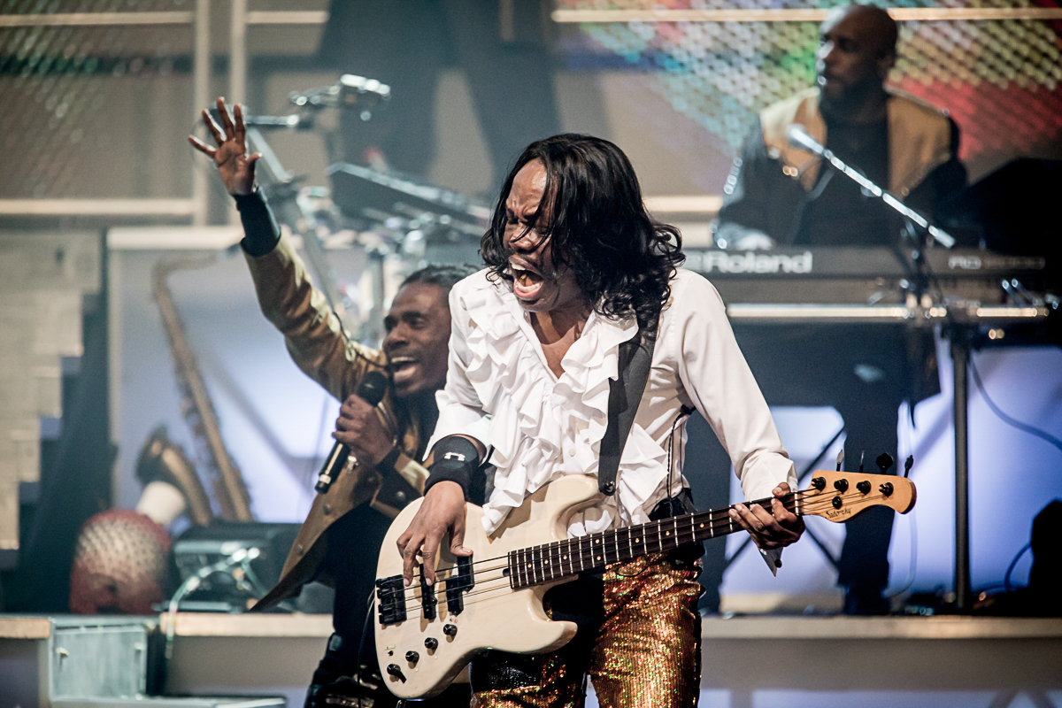 Earth Wind and Fire, Photo by Robert Hein