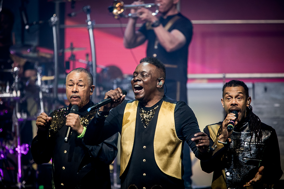 Earth Wind and Fire, Photo by Robert Hein