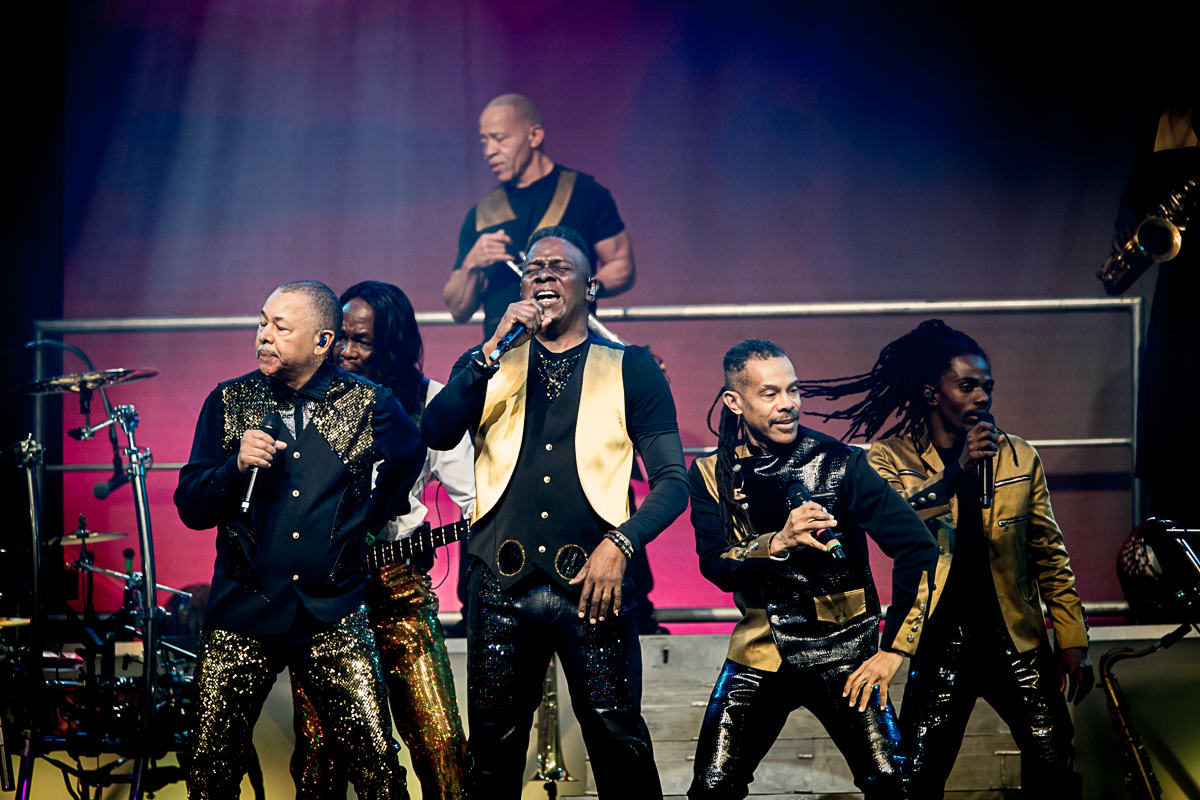 Earth Wind and Fire, Photo by Robert Hein