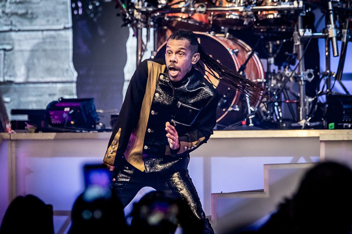 Earth Wind and Fire, Photo by Robert Hein