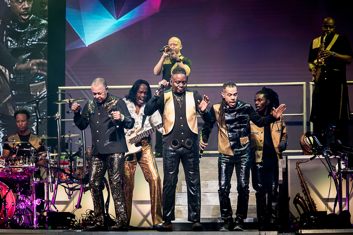 Earth Wind and Fire, Photo by Robert Hein