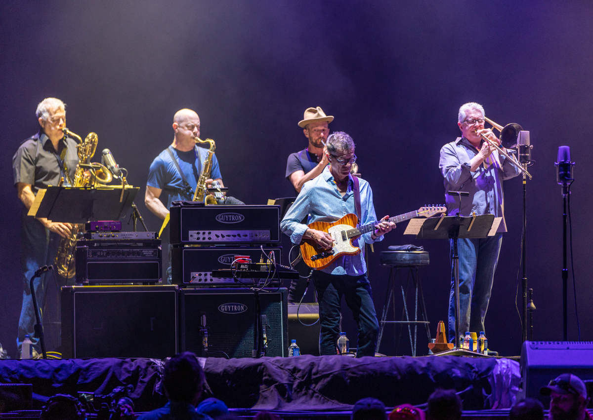 Doobie Brothers/Steely Dan Concert, Photo by Gino Barasa