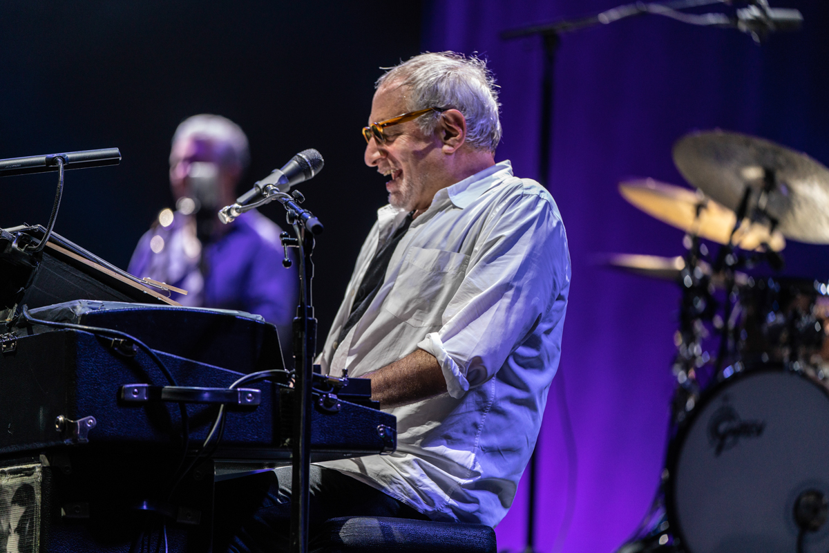 Doobie Brothers/Steely Dan Concert, Photo by Gino Barasa