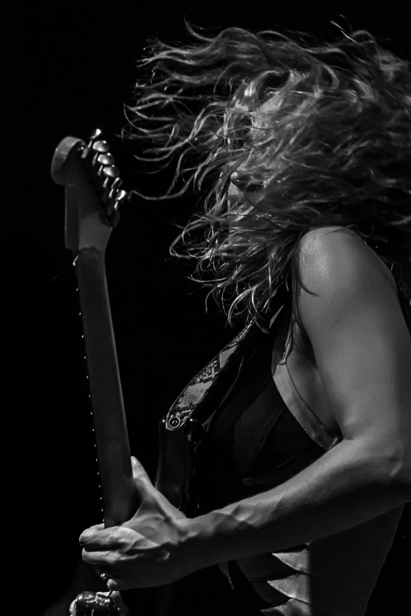 Ana Popovic at the One World Theatre, Austin, TX 8/26/2018. © 2018 Stan Martin
