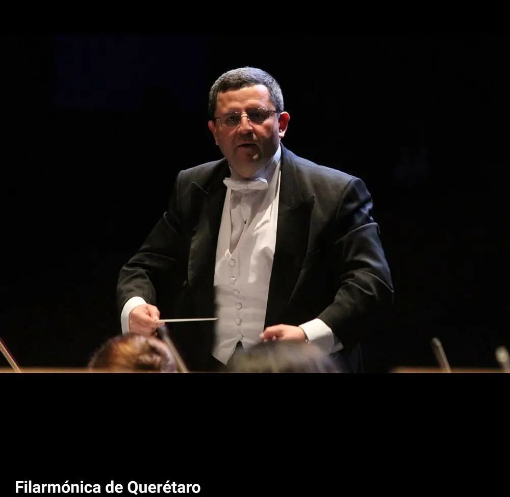 Mastering the Symphony: An Interview with Renowned Assistant Conductor Dr. Carlos Ortiz