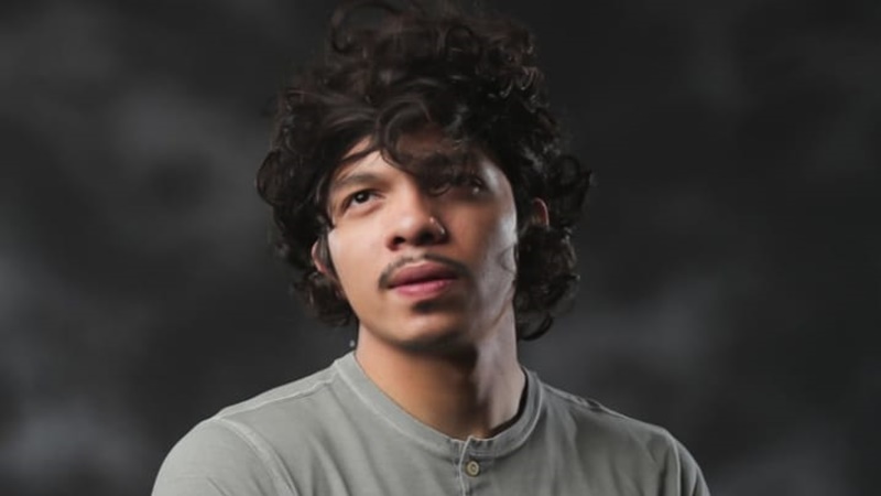 Pasangan atta halilintar dan aurel hermansyah sebentar lagi akan menjadi orang. Garap Film, Atta Halilintar Kian Macho Tanpa Bandana dan