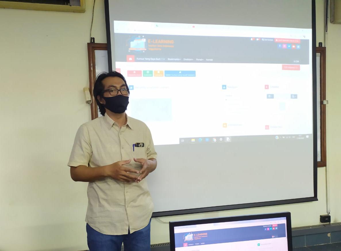 PELATIHAN E-LEARNING BAGI DOSEN FSMR UNTUK MENGOPTIMALKAN PERKULIAHAN DARING