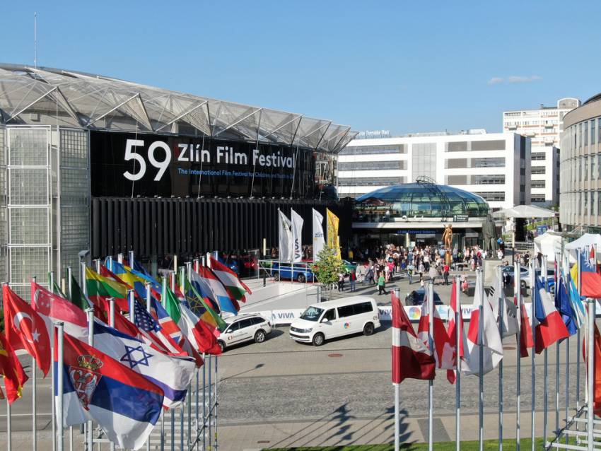 festival nabídne na 300 filmů z 50 zemí, české i světové premiéry, filmové workshopy a další doprovodný program. Zlin Film Festival Festivaly Eu