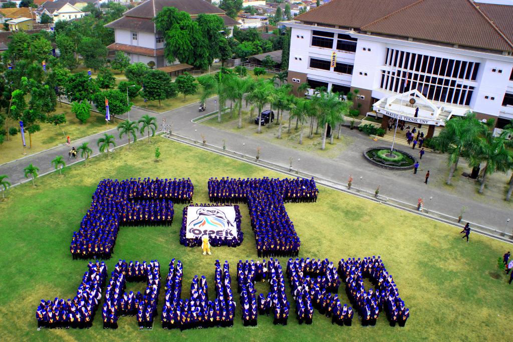 Ucapan selamat datang pertama datang dari dr. Selamat Datang Mahasiswa Baru 2014 Ft Uny Fakultas Teknik