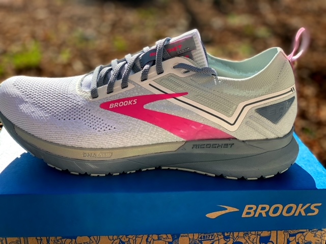 brooks ricochet review