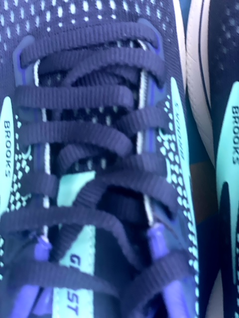 brooks ghost 10.5 wide